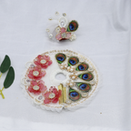 મુકુટ સાથે પંખ મંડળ લાડુ ગોપાલ વસ્ત્ર