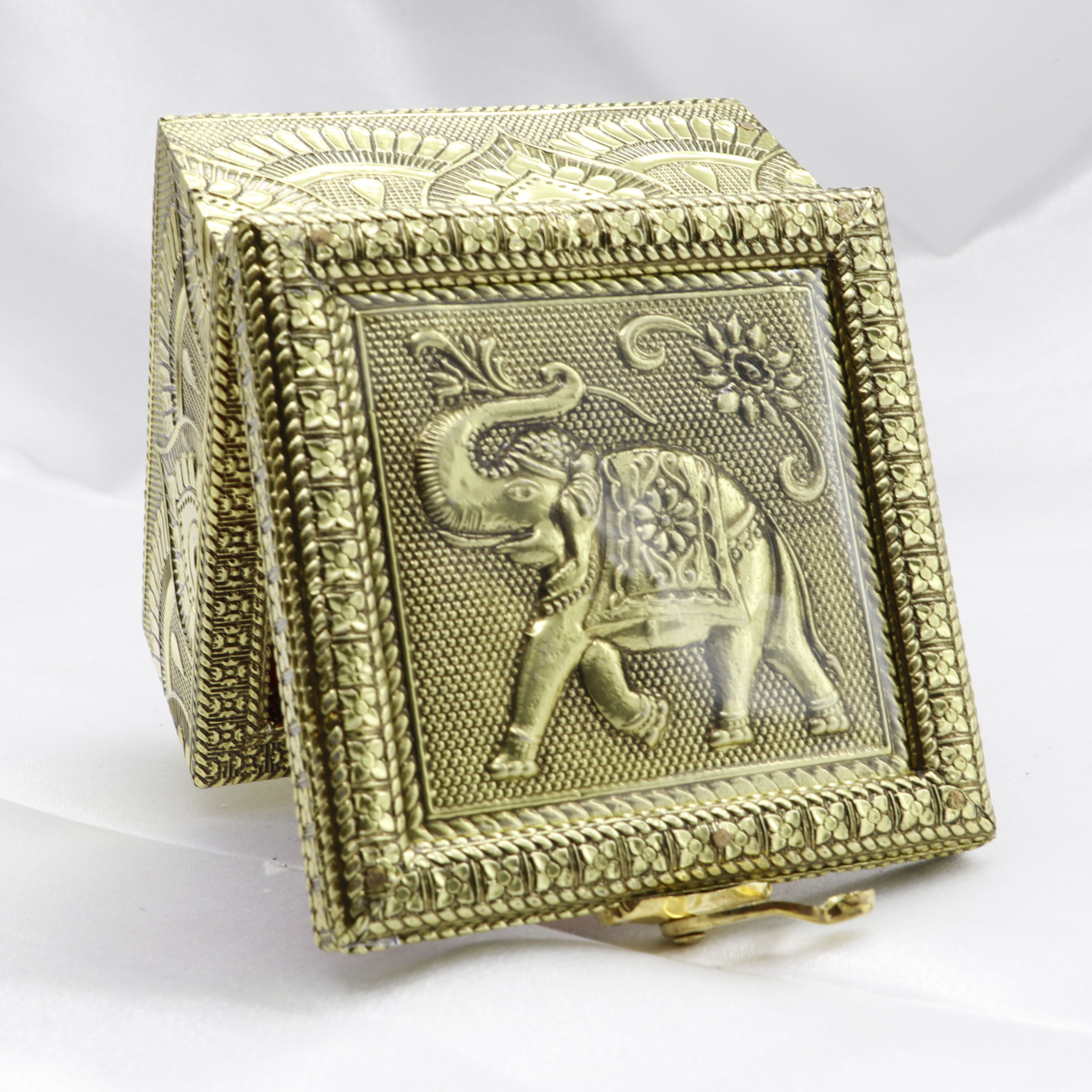 Daily Use Pooja Peti For Laddu Gopal