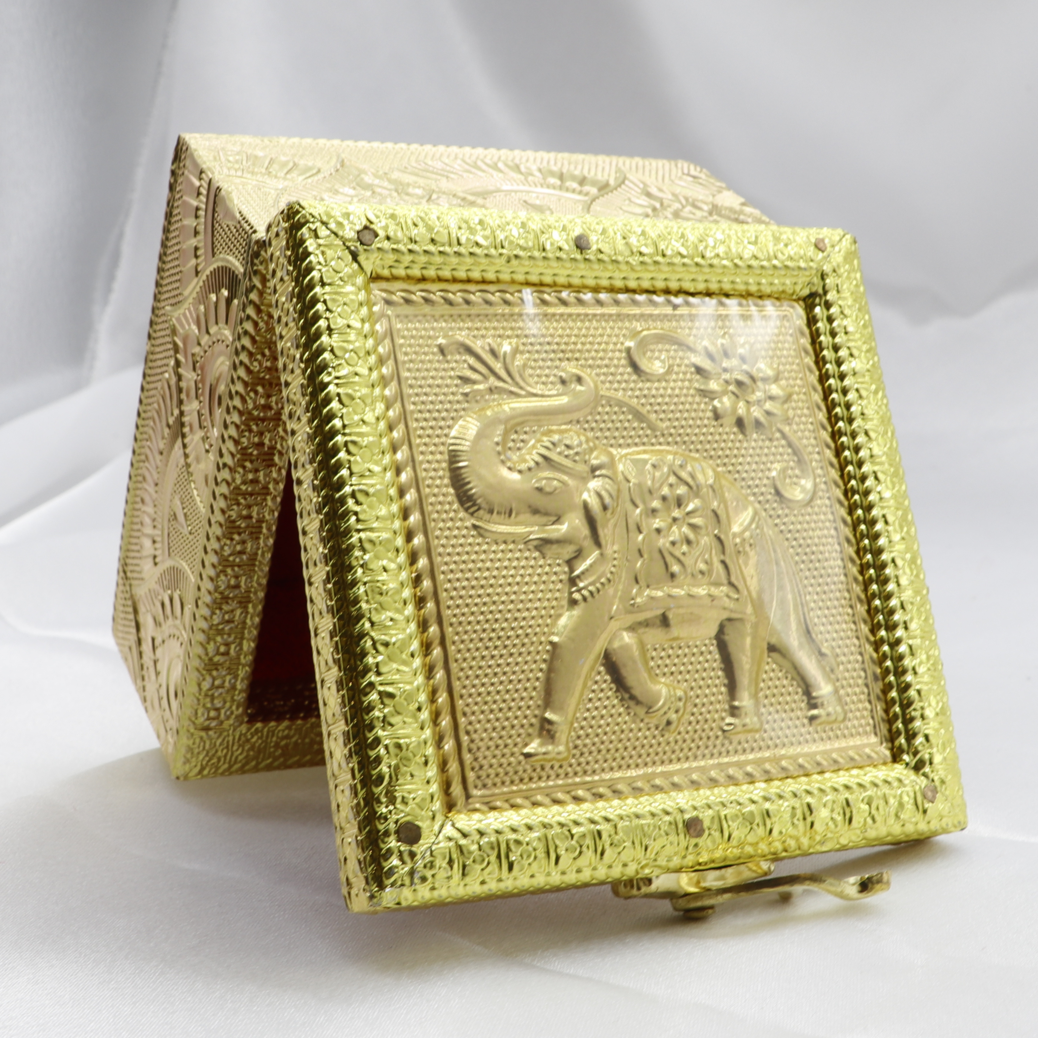 Daily Use Pooja Peti For Laddu Gopal