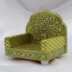 લાડુ ગોપાલ માટે મયુર સિંહાસન