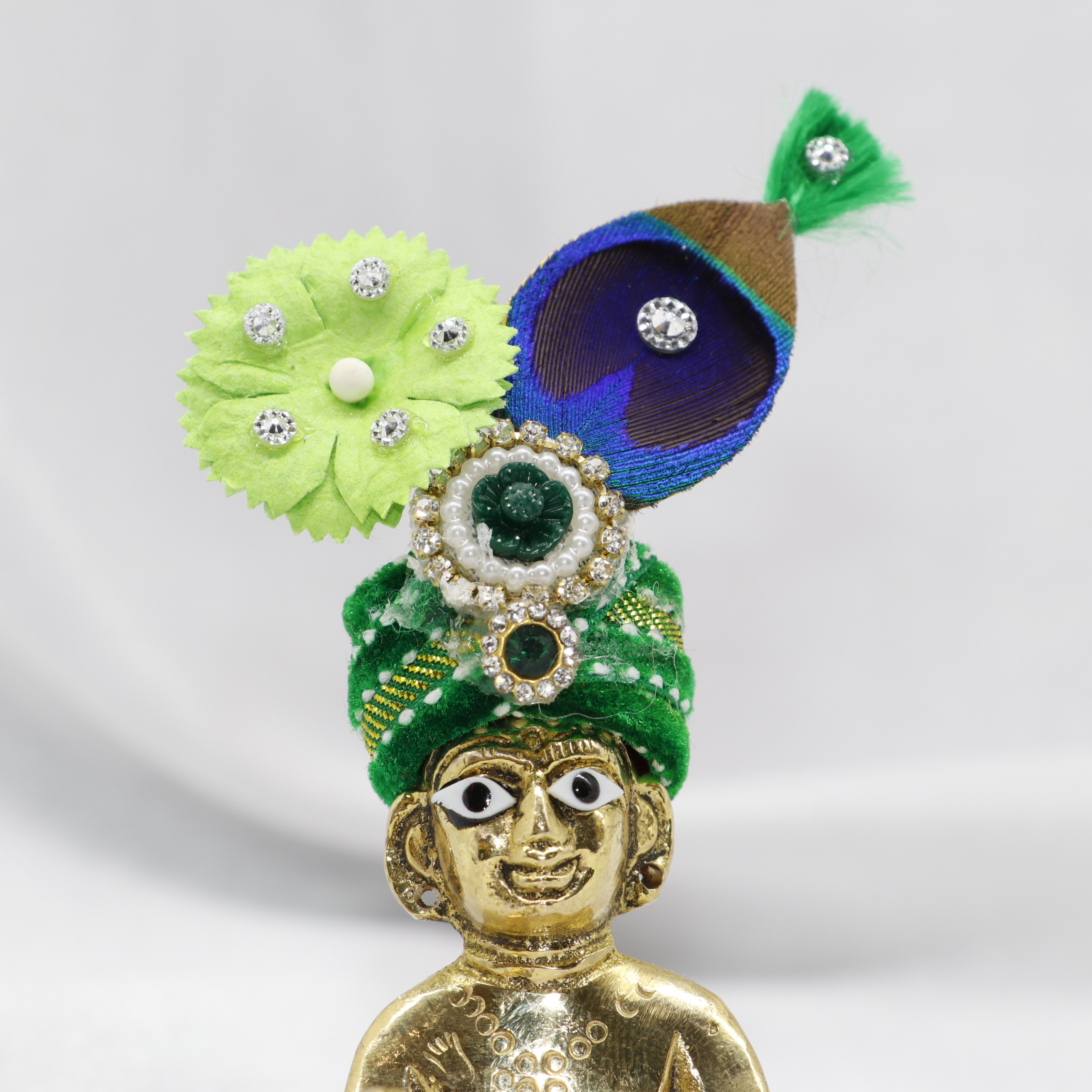 Netra Mayura With Pushp Laddu Gopal Mukut