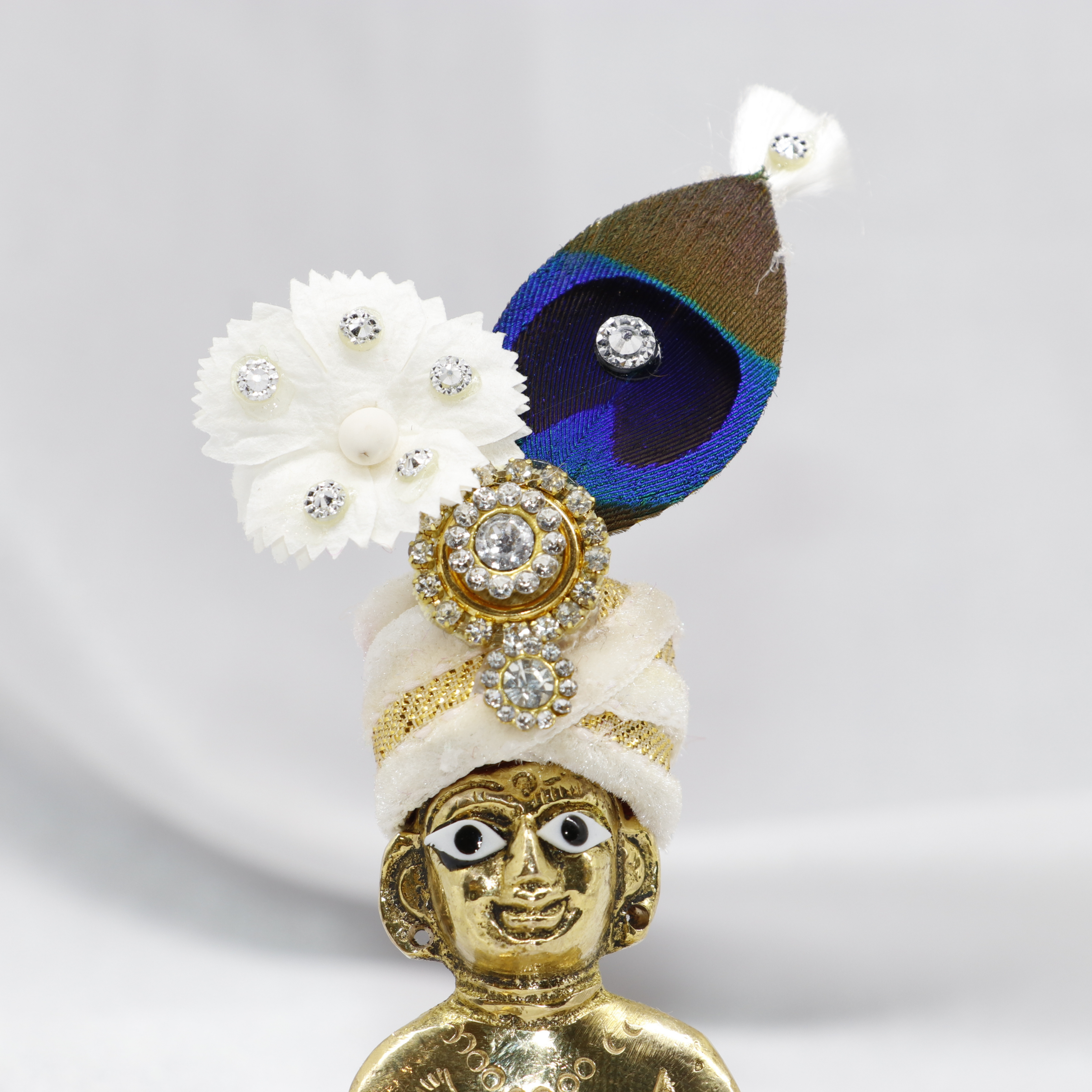 Netra Mayura With Pushp Laddu Gopal Mukut