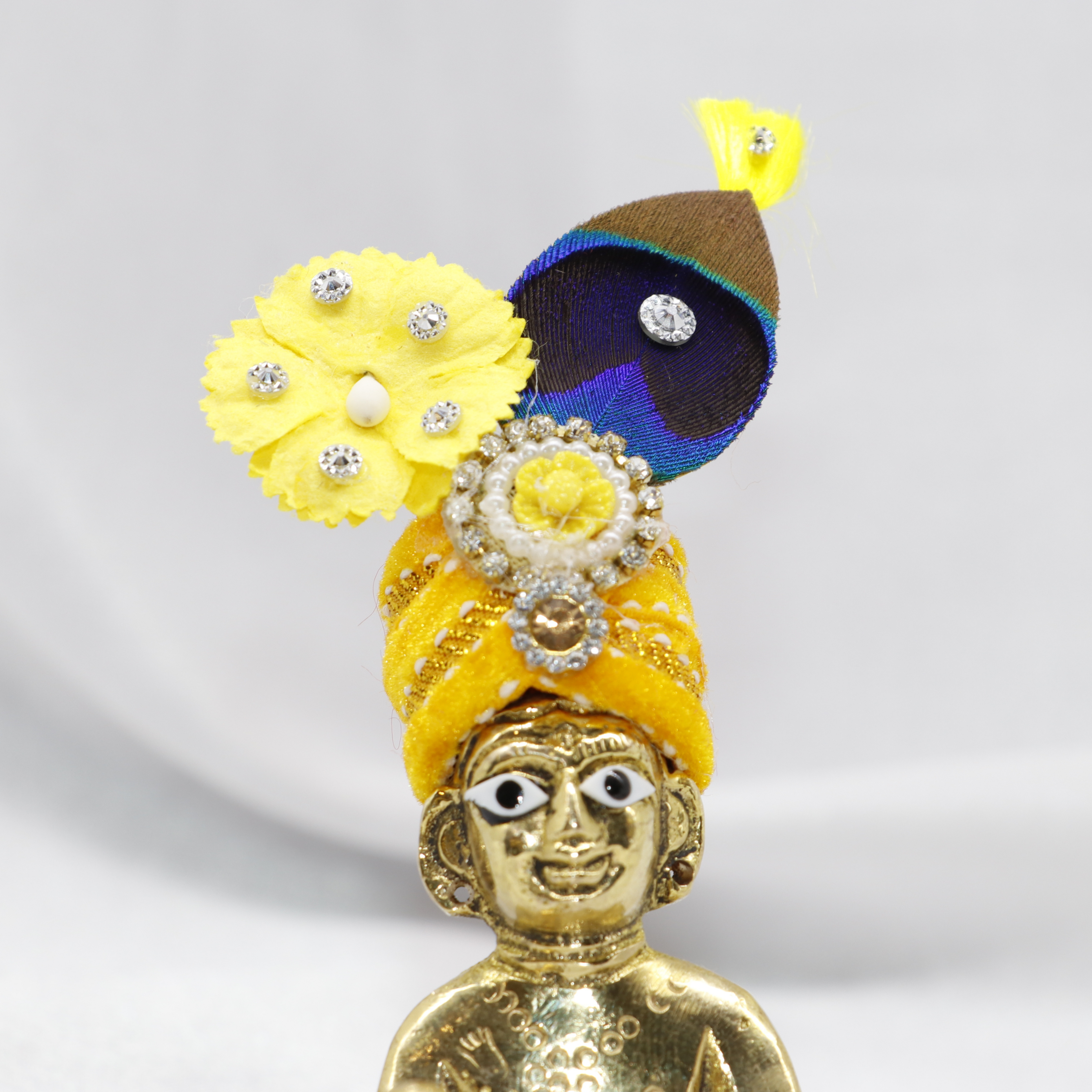 Netra Mayura With Pushp Laddu Gopal Mukut