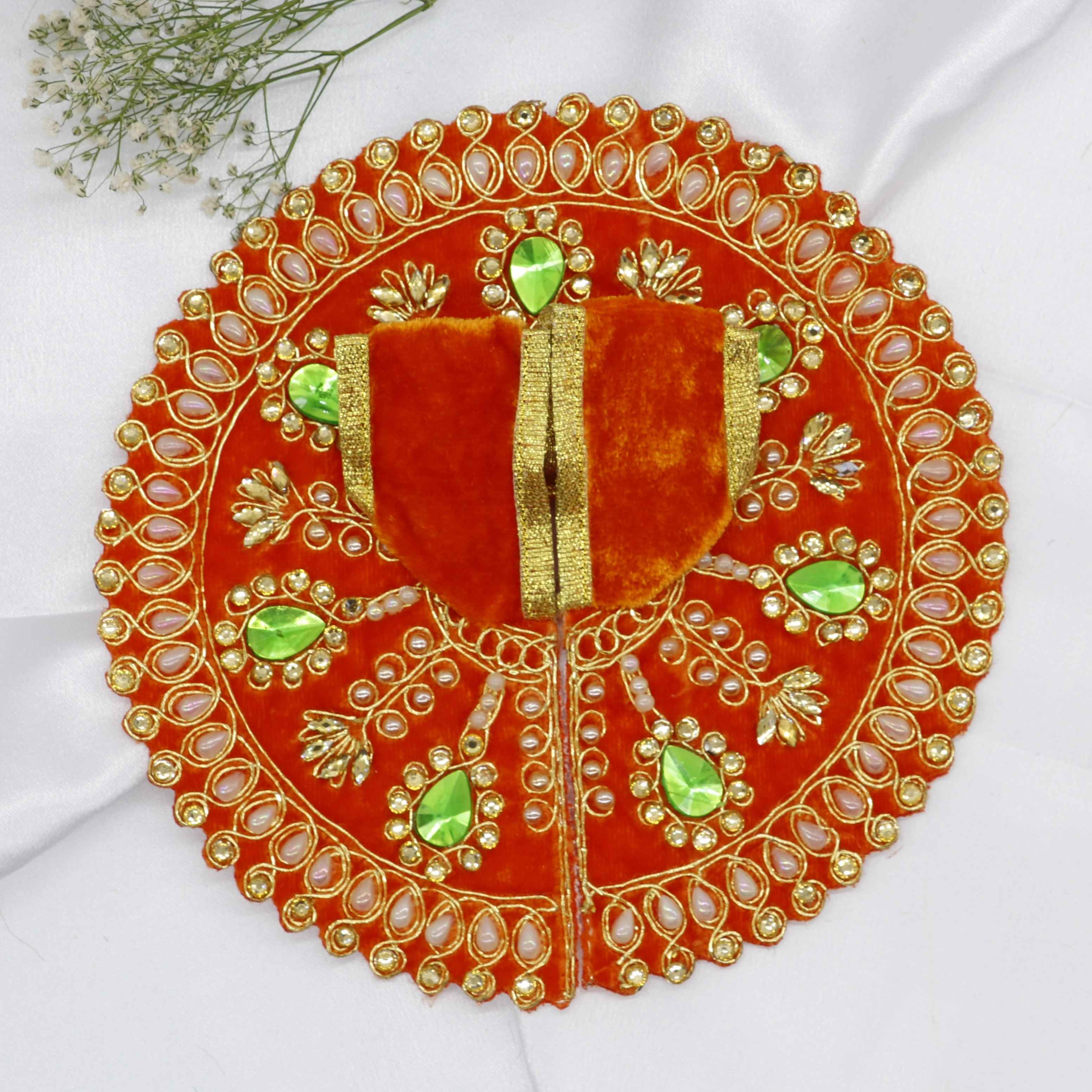 ઝાલર ચક્ર ડાયમંડ વર્ક લાડુ ગોપાલ ડ્રેસ