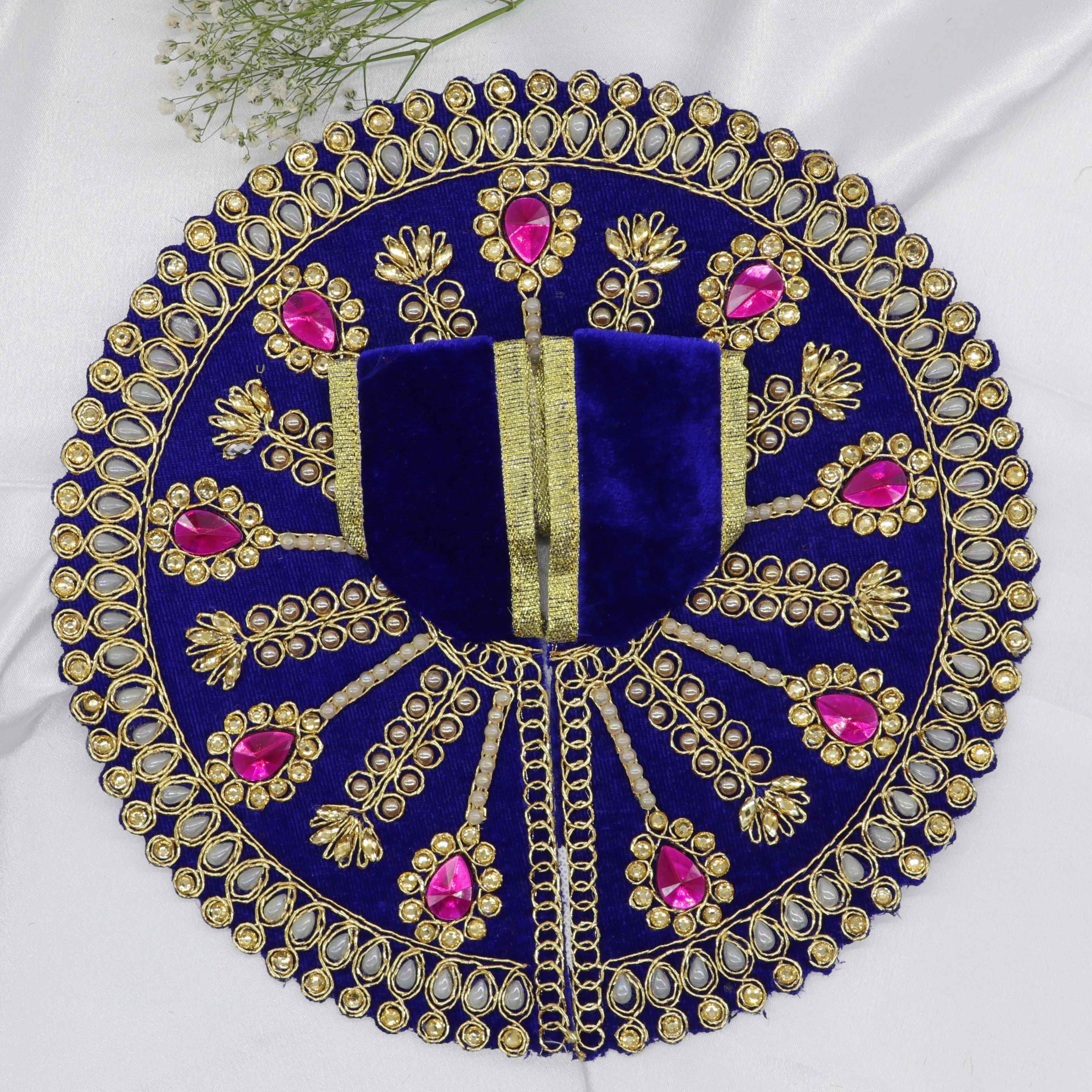 ઝાલર ચક્ર ડાયમંડ વર્ક લાડુ ગોપાલ ડ્રેસ