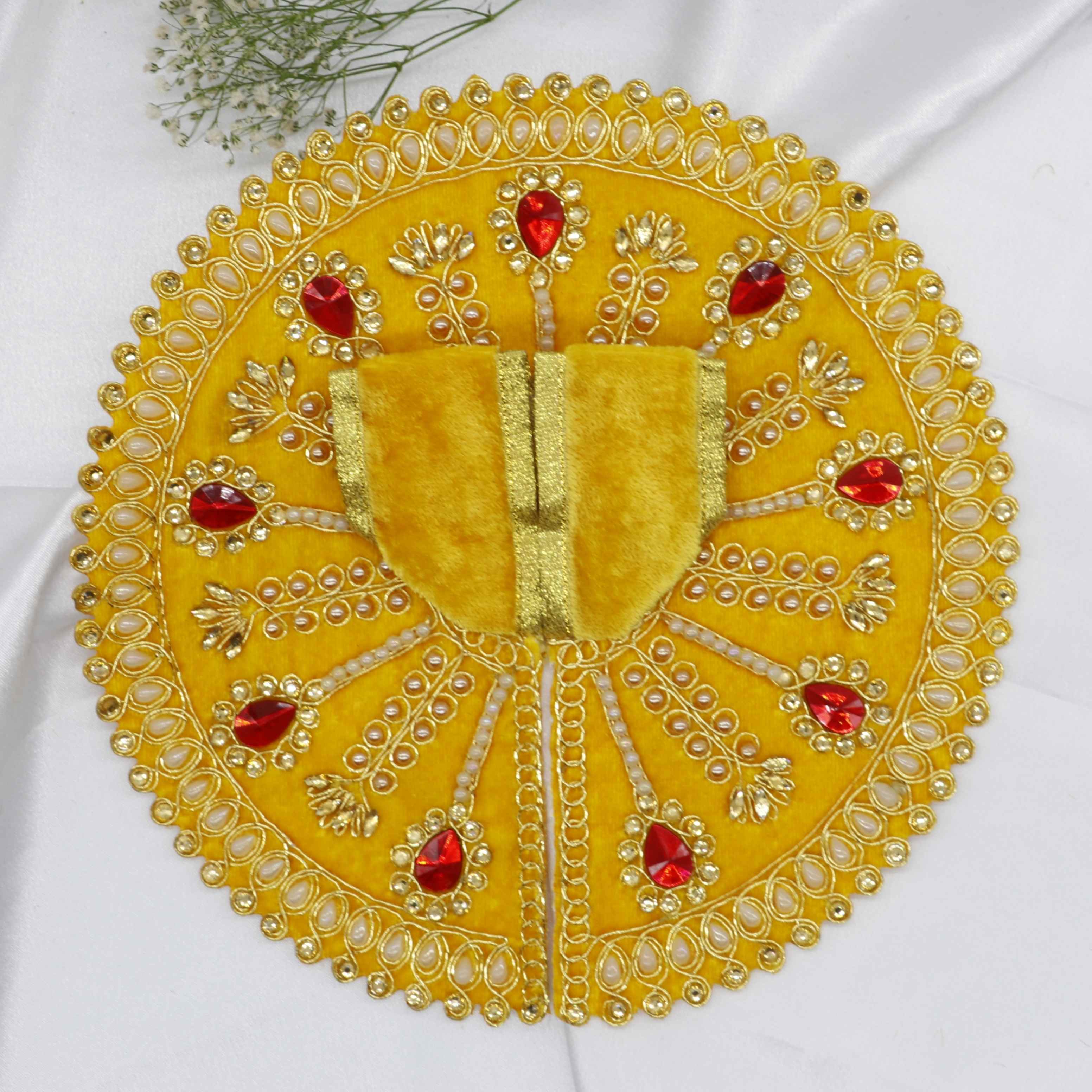 ઝાલર ચક્ર ડાયમંડ વર્ક લાડુ ગોપાલ ડ્રેસ