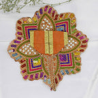 મોતી મંડળ ડિઝાઇન નેટ ફેબ્રિક લાડુ ગોપાલ ડ્રેસ