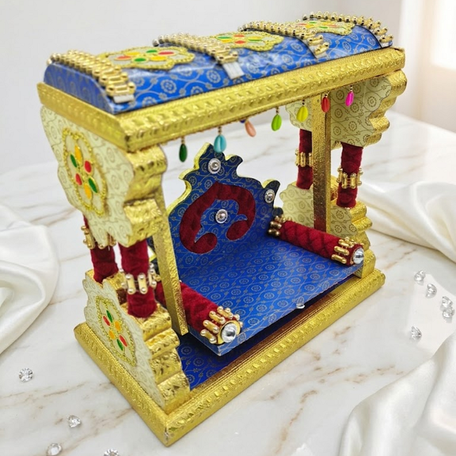 લાડુ ગોપાલ માટે મયુર છાયા ઝુલા