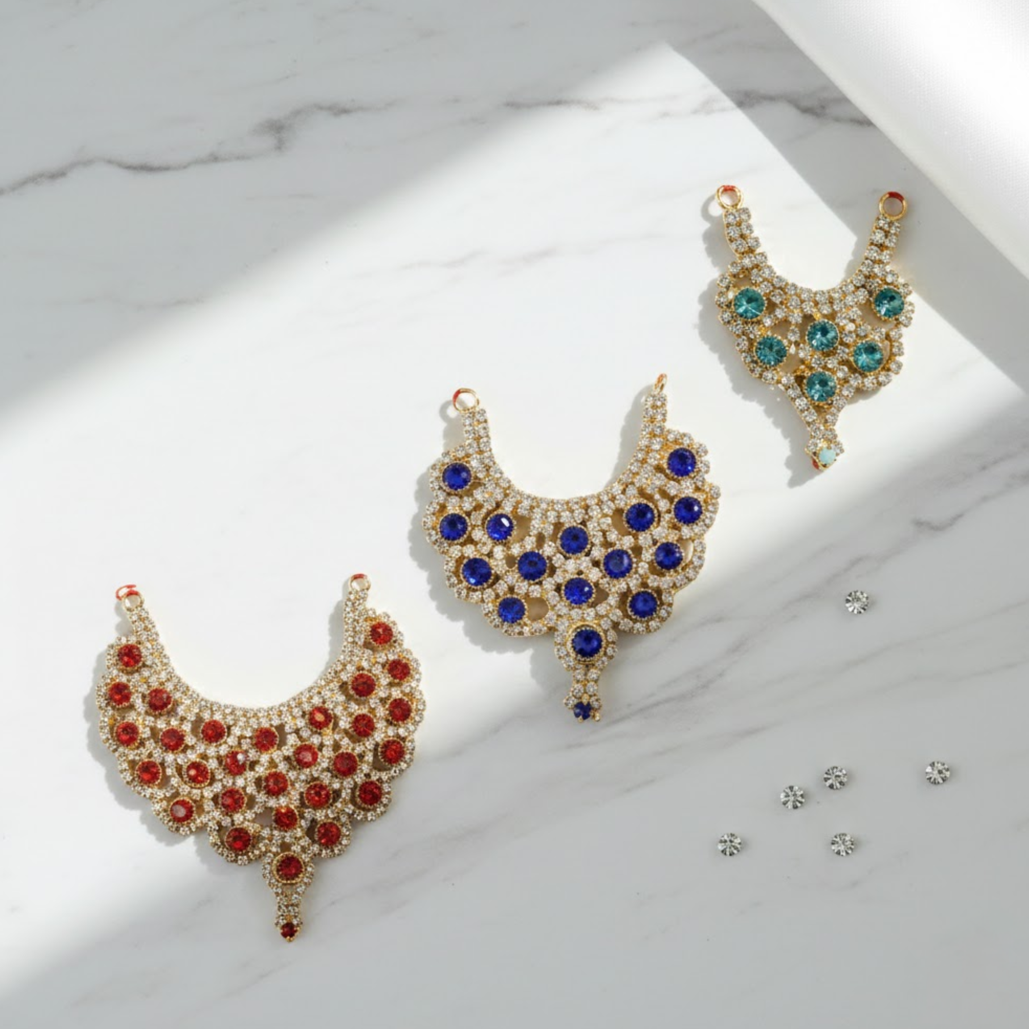 लड्डू गोपाल के लिए डायमंड माला - मिश्रित रंग / 12 का पैक